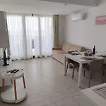 Wunderschoene Familienwohnung Fuer Bis Zu 3 Personen By Interhome Appartamento *